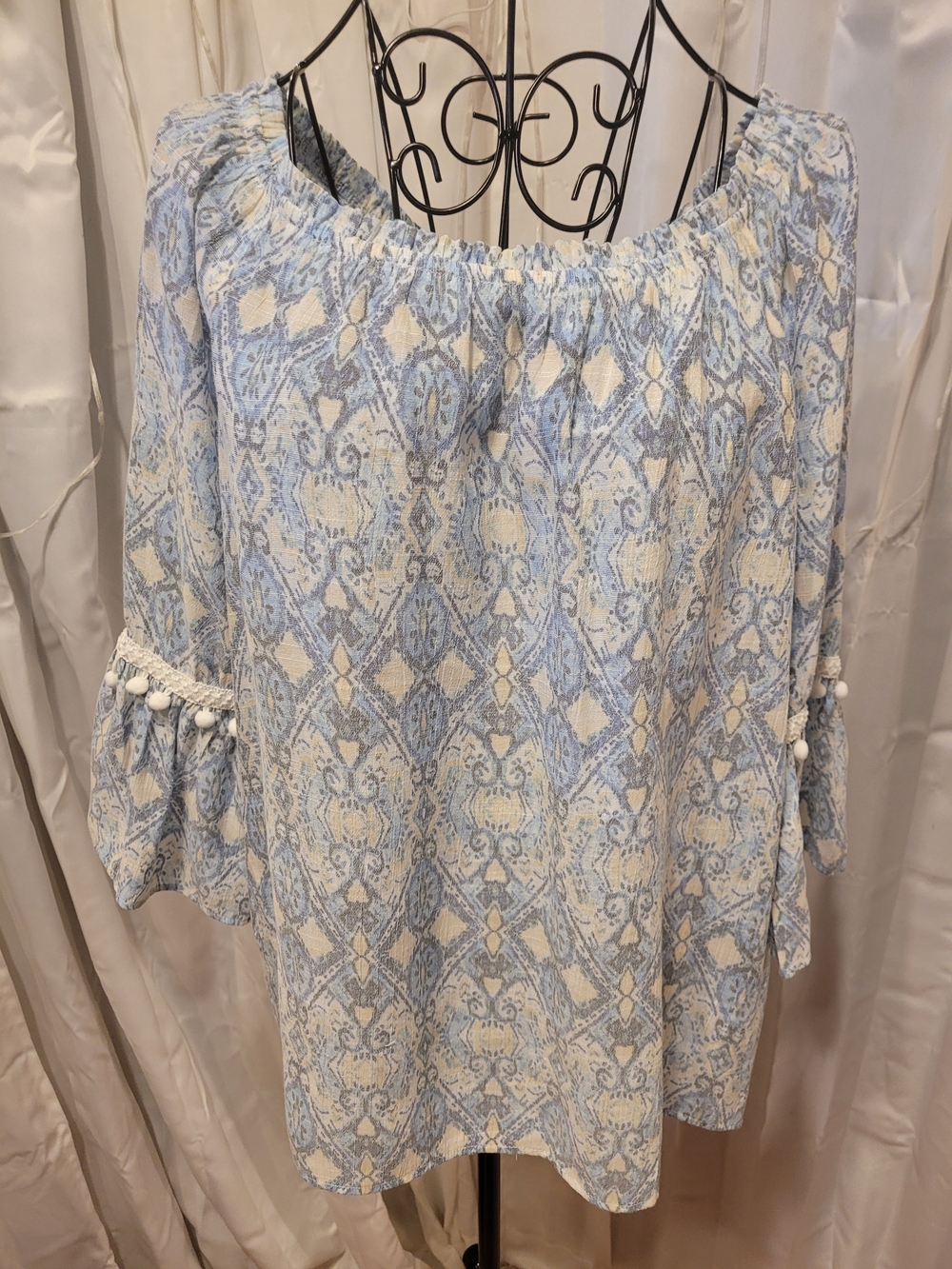I.N. Studio Light Blue and Cream Patterned Off-Shoulder Blouse